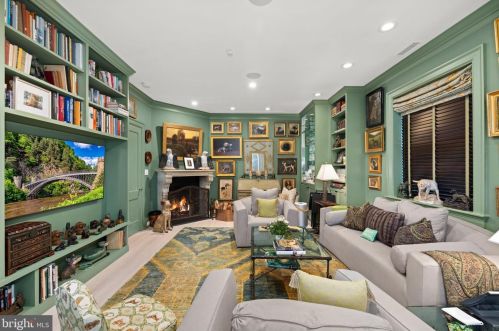 3210 R St, Washington DC  20024-3419 exterior