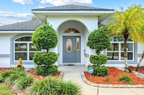 5685 Beaverbrook St, Cocoa, FL 32927-2271