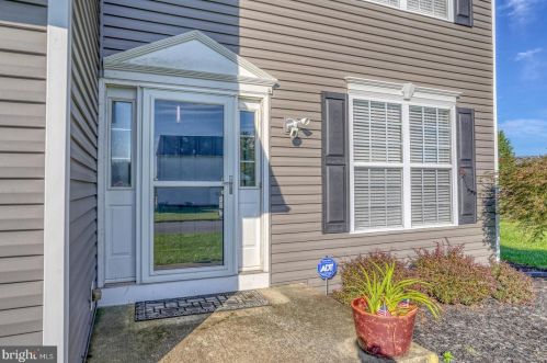 63 Winterton Ln, Dover, DE 19904-3819