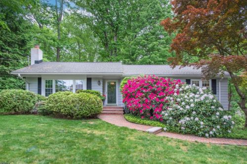 71 Clairview Rd, Parsippany, NJ 07834-3301