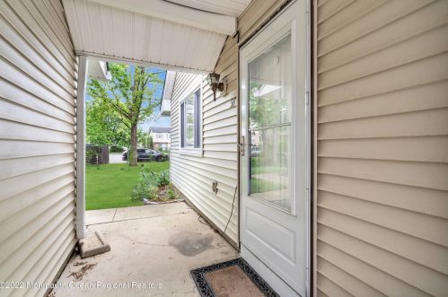56 Kathy Ct, Bricktown, NJ 08724-1471
