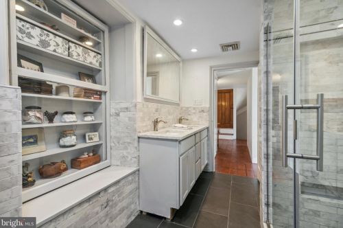 737 Hoover Rd, Blue Bell PA  19422-2015 exterior