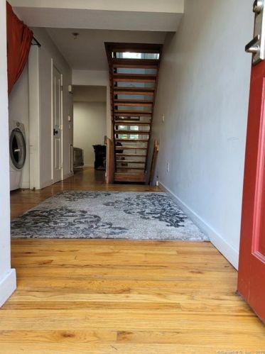 18 In Town Ter, Middletown, CT 06457-3139