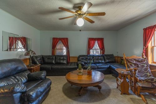 1179 Barkeyville Rd, Grove City PA  16127-4901 exterior