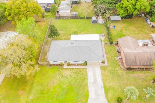 906 Fairlane Dr, Lakeland, FL 33809-3126
