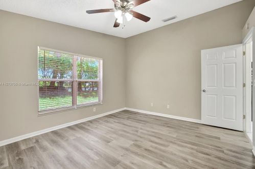 2728 177th Ave, Hollywood FL  33029-5142 exterior