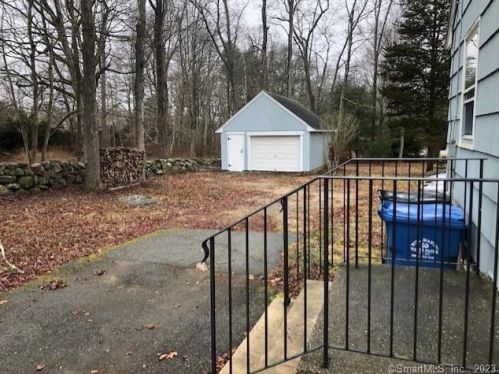 1709 Center Groton Rd, Gales Ferry, CT 06339-1942