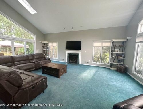 805 Holly Berry Ln, Bricktown NJ  08724-5127 exterior