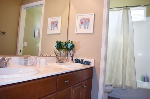 2065 Katnich Ln, Lodi CA 95242-4805 exterior