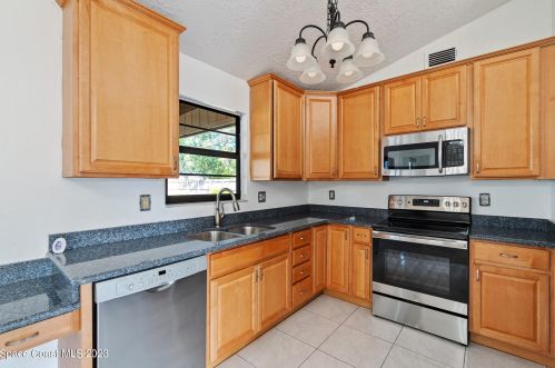 5942 Banbury Ave, Cocoa, FL 32927-9104
