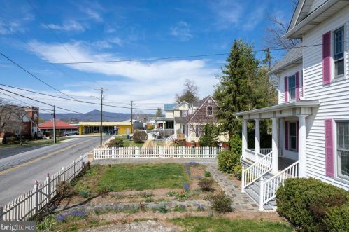 5 Amiss Ave, Richmond National Battlefiel VA  22835-1309 exterior