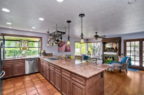 918 Daisy Ave, Carlsbad, CA 92011-4813