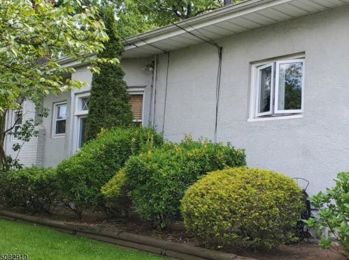 355 Clay Ave, Roselle Park, NJ 07204-2161