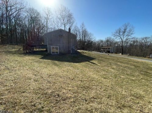 26 Hillsdale Dr, Wantage NJ  07461-4026 exterior