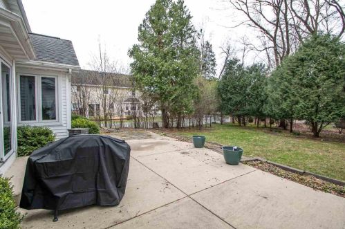 2084 Wintergreen Ct, Green Bay WI  54304-1946 exterior