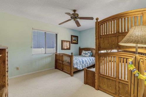 1905 Riverside Dr, Edgewater FL 32141-3602 exterior