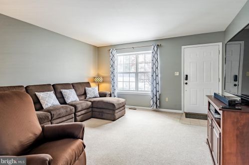 56 Yellowwood Dr, Downingtown, PA 19335-4611