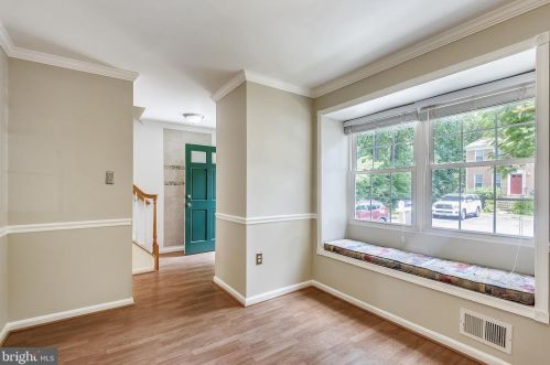 7702 Trevino Ln, Falls Church VA  22043-3507 exterior