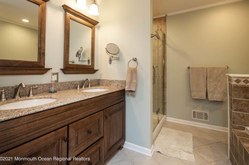 20 Pennybrook Ln, Middletown NJ  07748-3530 exterior