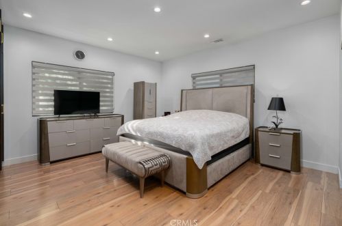 3411 Chevy Chase Dr, Glendale CA  91206-1418 exterior