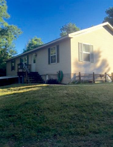 196 Blackstone Rd, Argonia, KS 67004-8225
