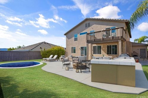 35815 Elizabeth Ln, Wildomar CA 92595-7853 exterior