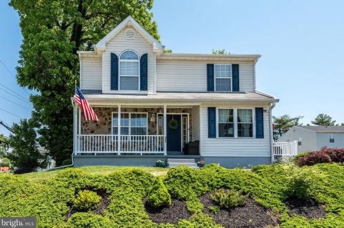 326 Arbor Ln, Woodlyn, PA 19094-1127