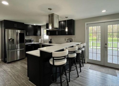 19 Snake Meadow Hill Rd, Moosup, CT 06354-1926