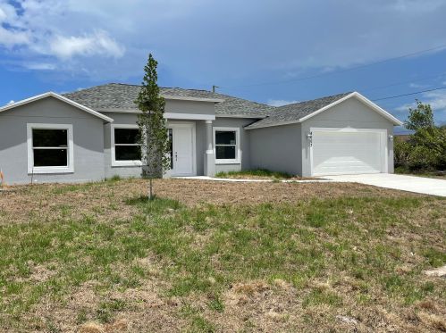310 Becker Rd, Fort Pierce, FL