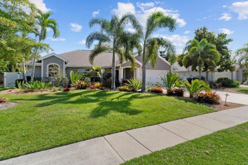 10231 Boca Cir, Naples, FL 34109-7325