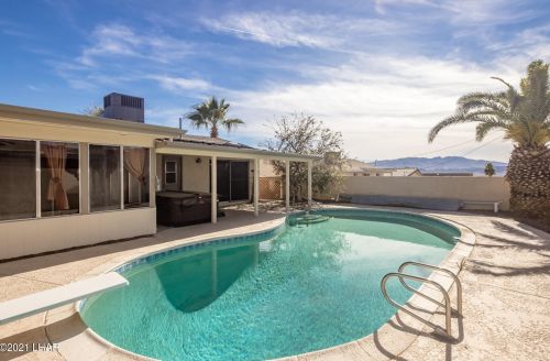 2881 Yuma Dr, Lake Havasu City, AZ 86406-8549