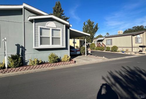 229 Colonial Park Dr, Santa Rosa, CA 95403-1173