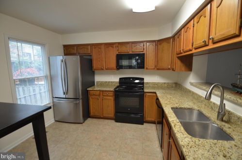 6515 Hubbardton Way, Springfield VA  22150-4282 exterior