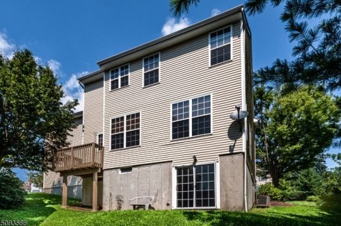 1 Crestview Dr, Hackettstown NJ  07840-5673 exterior