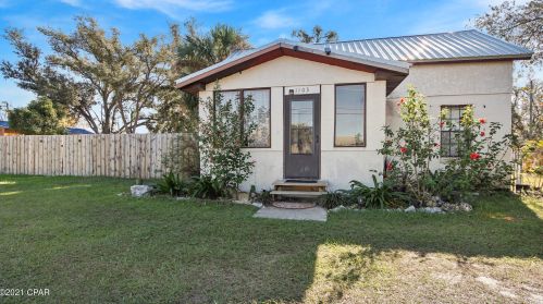 1103 8th St, Lynn Haven, FL 32444-1909