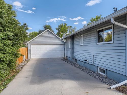 3076 Pearl St, Englewood CO 80113-2709 exterior