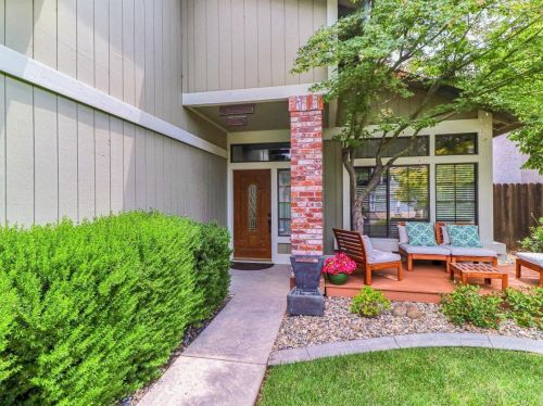 8921 Laguna Place Way, Elk Grove, CA 95758-5349