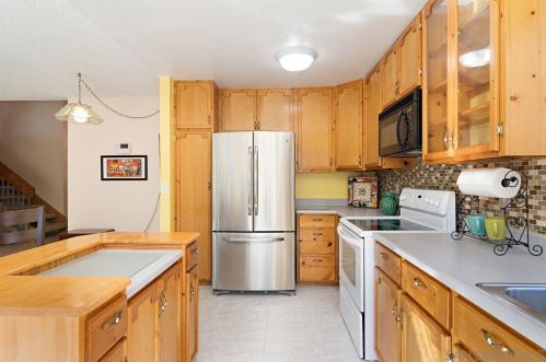 2445 Madroncillo St, San Diego CA 92114-1626 exterior