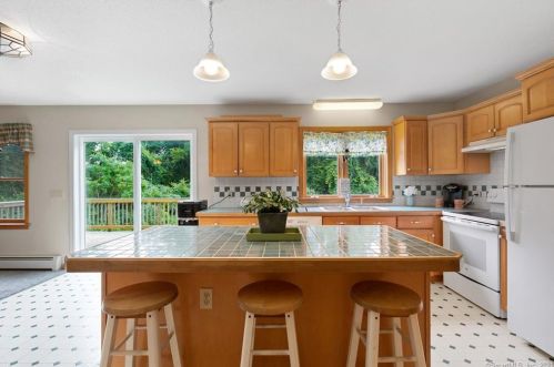 54 Jacobson Farm Rd, East Hampton CT  06424-1659 exterior