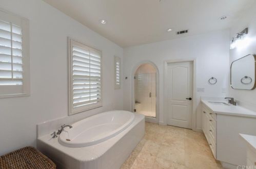 28 Climbing Vine, Irvine CA  92603-0200 exterior