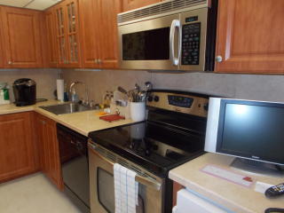 26 Southport Ln, Boynton Beach FL  33436-6409 exterior