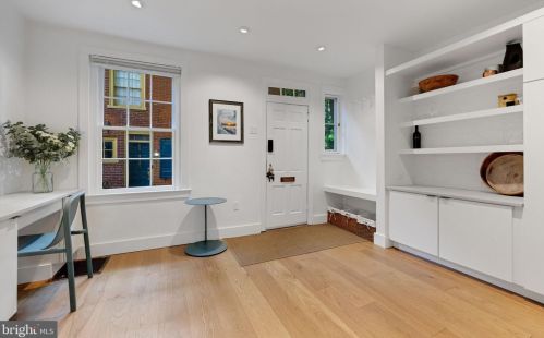 320 Iseminger St, Philadelphia PA  19107-5904 exterior