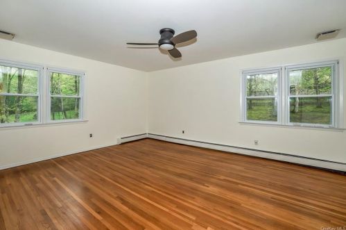 4 Eunice Ln, Thornwood NY  10594-1901 exterior