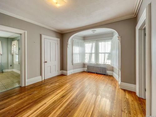 18 Parrott St, Nelsonville, NY 10516-2102