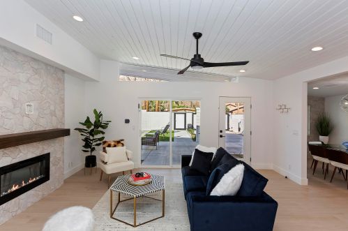 52152 Avenida Alvarado, La Quinta CA  92253-3229 exterior