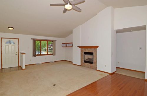 509 Lavern Ridge Rd, Mount Horeb, WI 53572-3617
