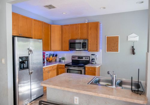 127 Lake Monterey Cir, Boynton Beach, FL 33426-8436
