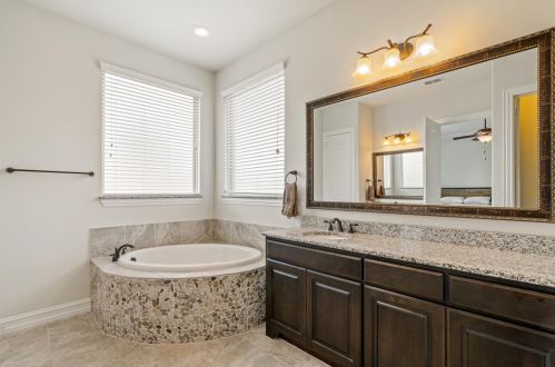 954 Beverly Ln, Allen TX  75013-5717 exterior