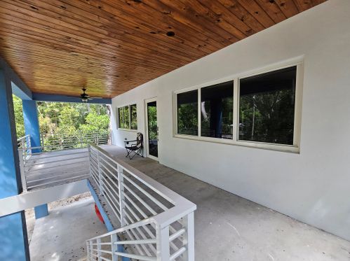 211 Lignumvitae Dr, Key Largo, FL 33037-4539