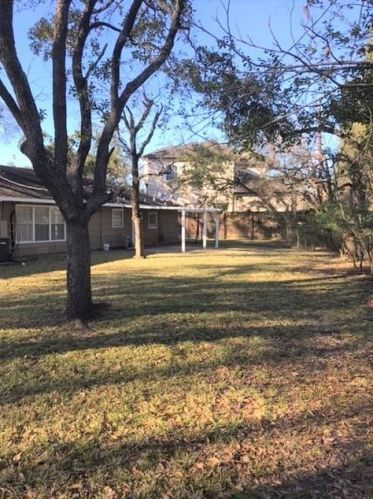 512 Wilmington Dr, Bellaire, TX 77401-3610